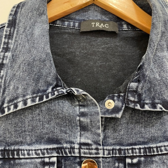 Trac button front stretch denim dress with pockets. NWOT. Large. - Picture 3 of 3